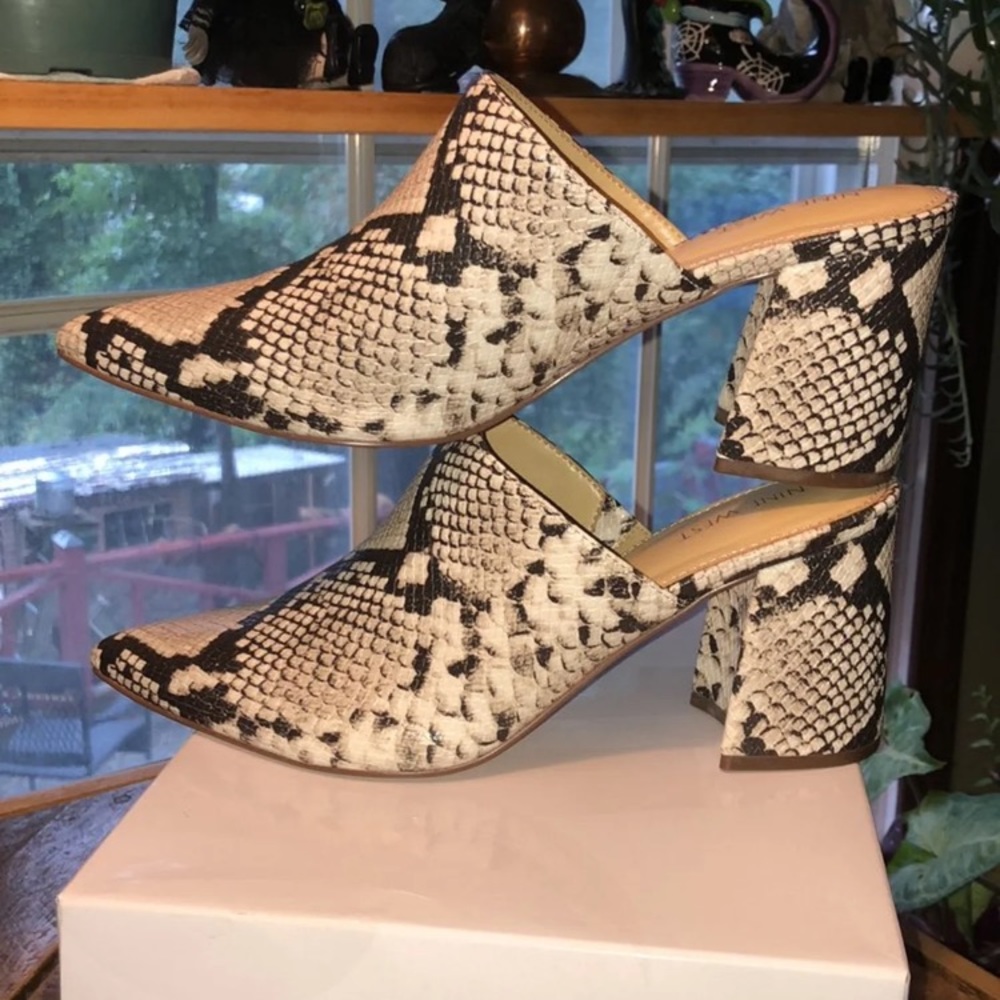 Size 6, New, Nine West  snakeskin booties